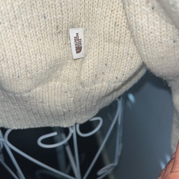 The North Face Crestview 1/4 Zip Sweater - Picture 6 of 8